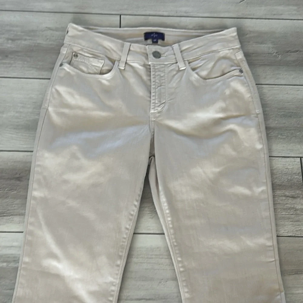 NYDJ cream colored ankle jeans size 0P petite zero